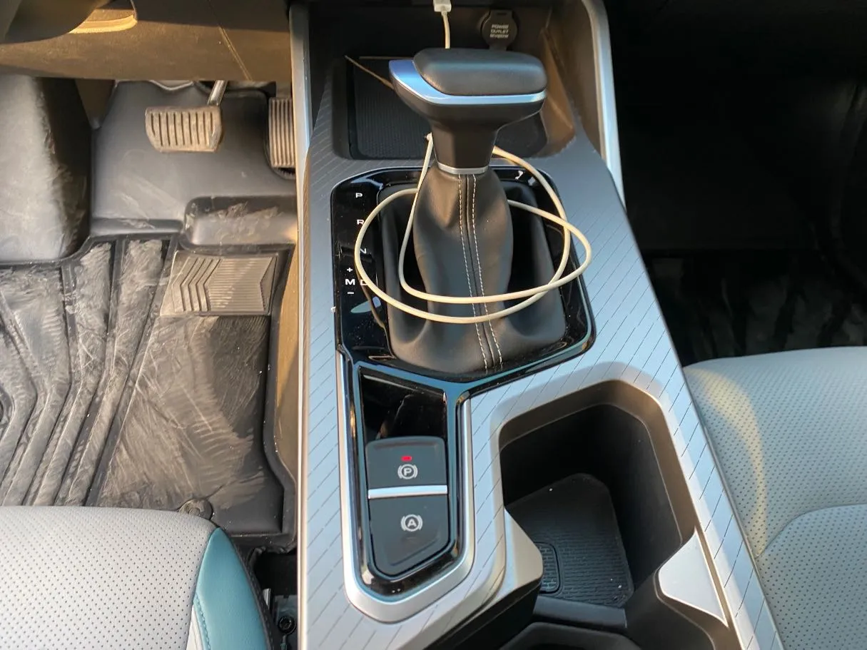 Car image 16