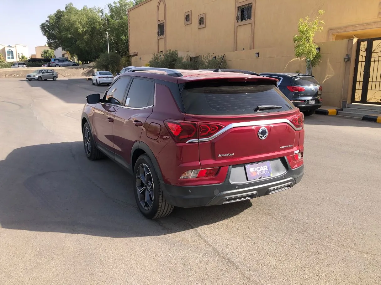 Car image 7