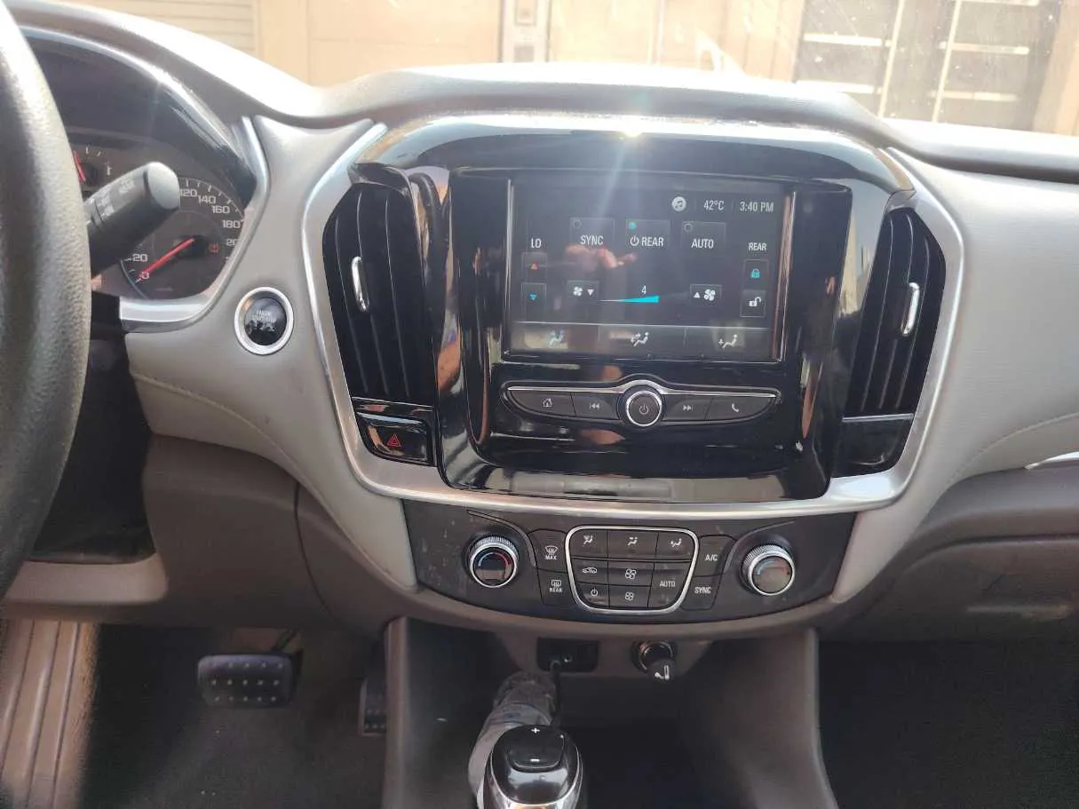 Car image 23