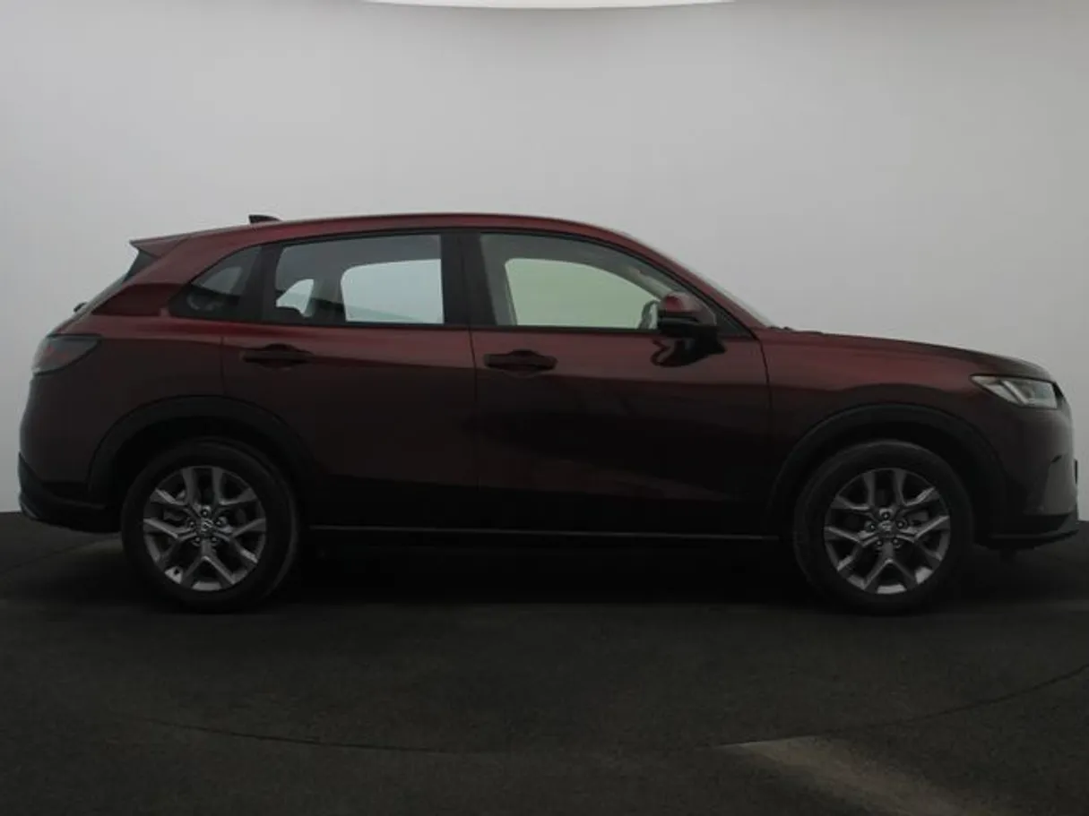 Car image 13