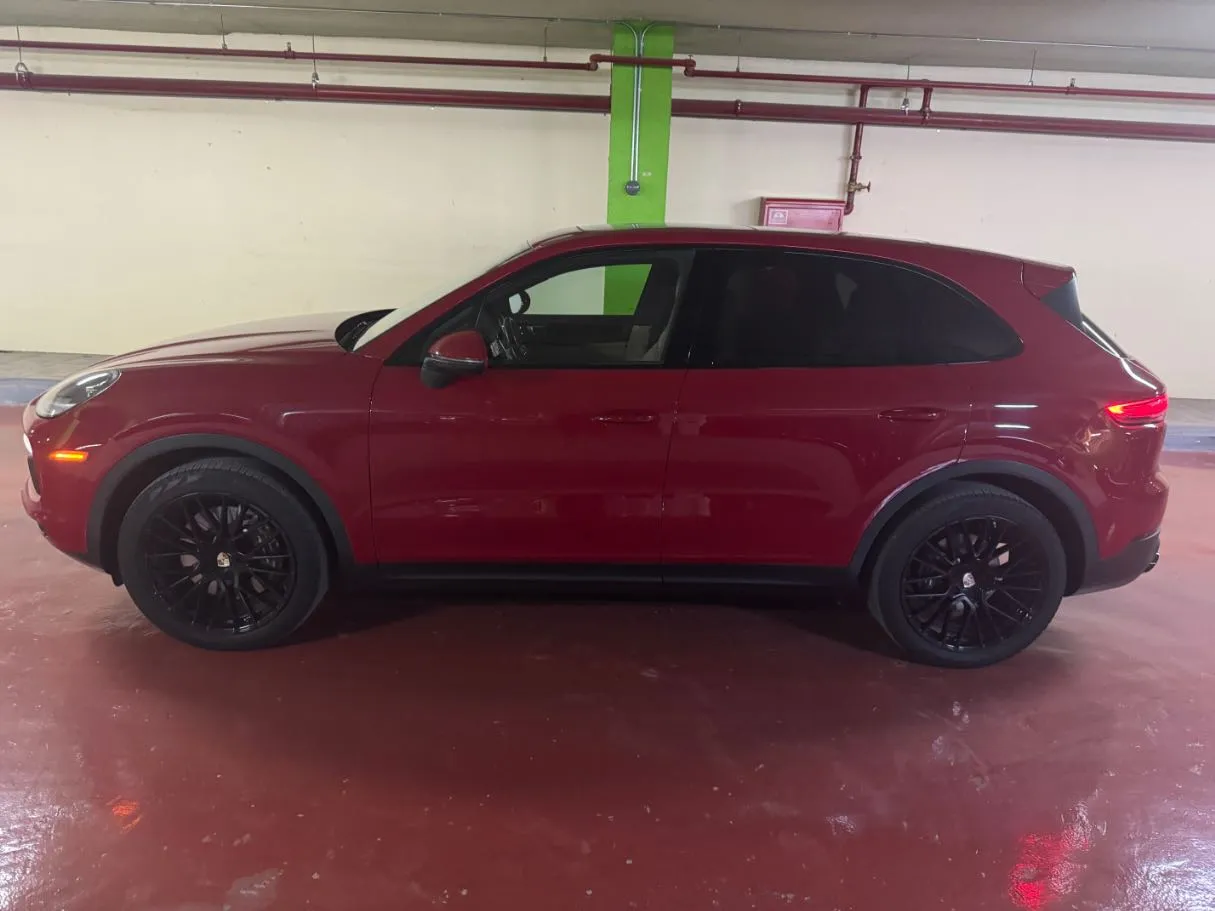 Car image 8