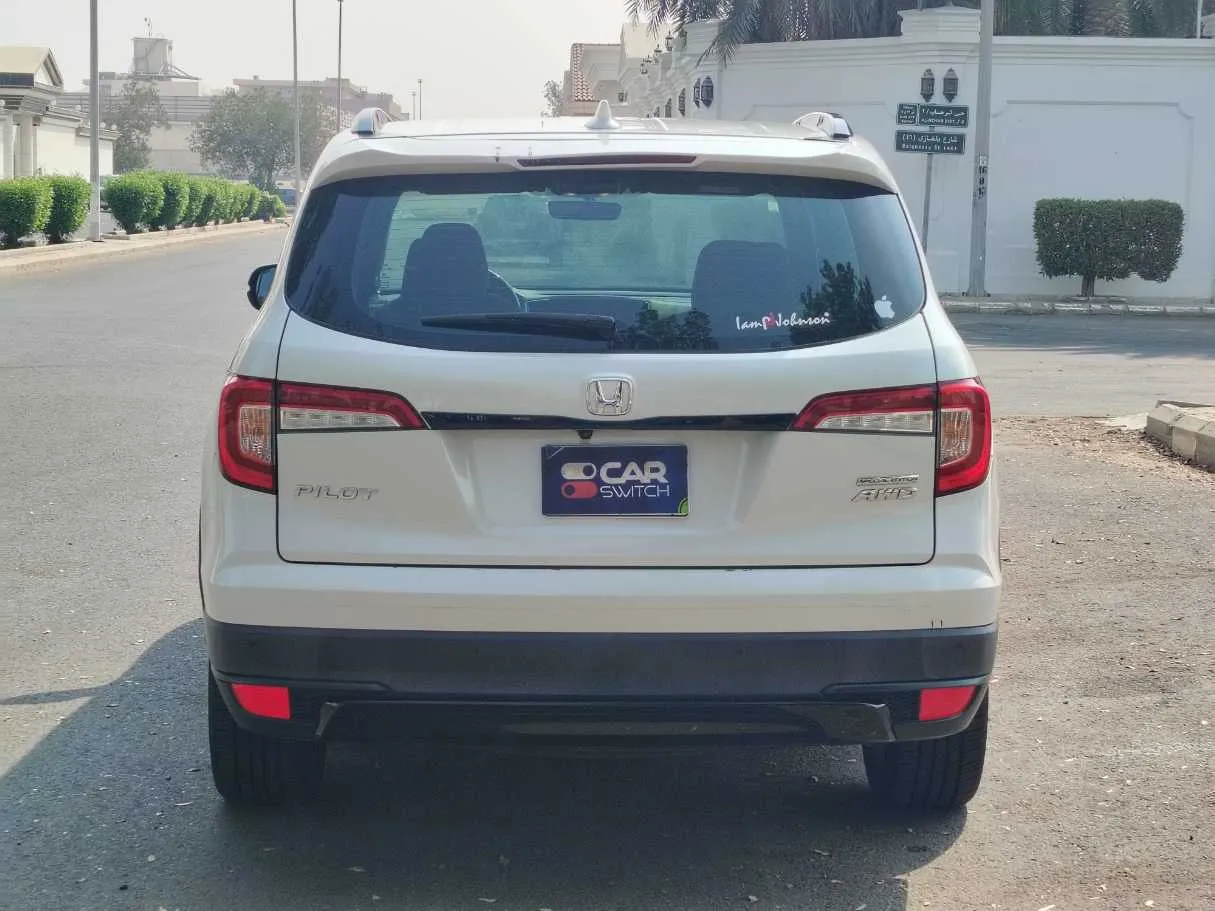 Car image 6