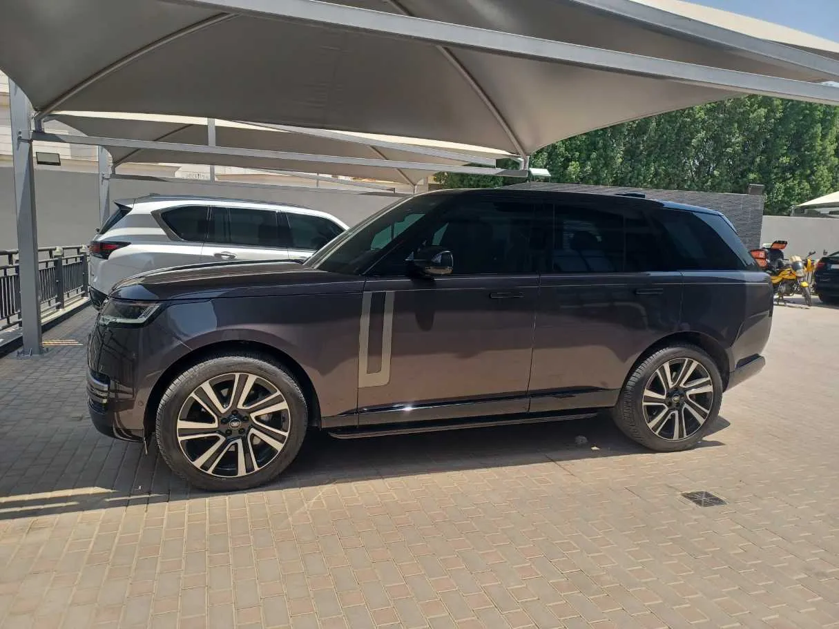 Car image 8