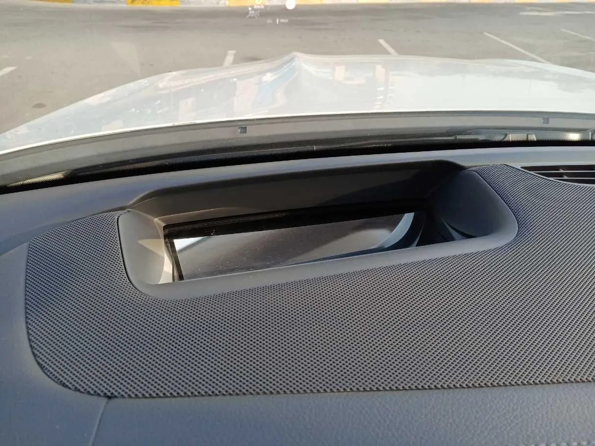 Car image 26