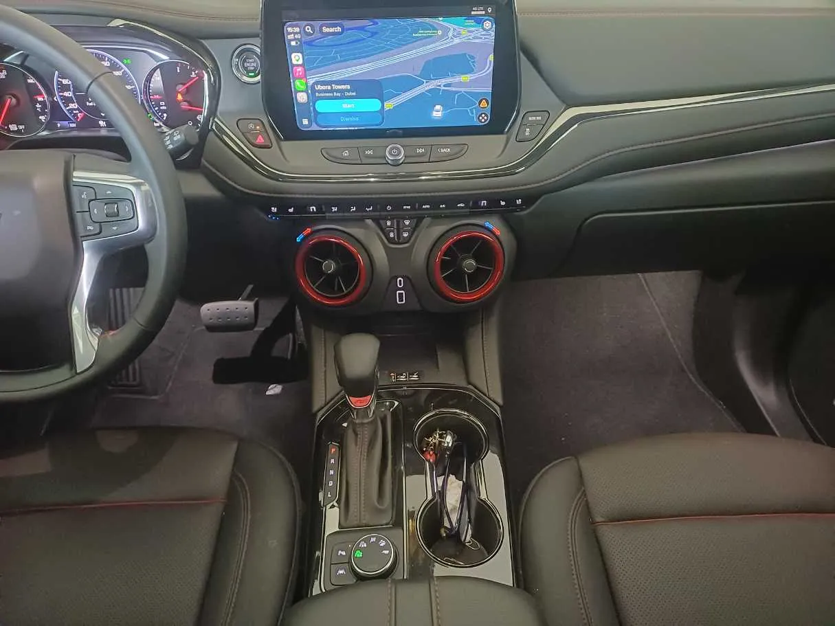 Car image 14