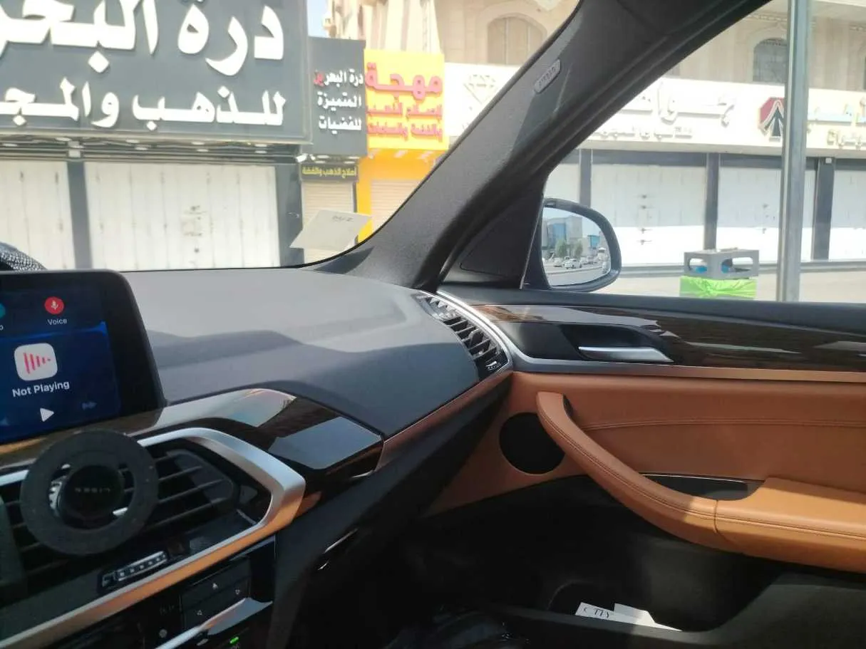 Car image 33