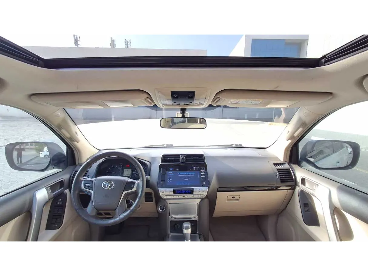Car image 17