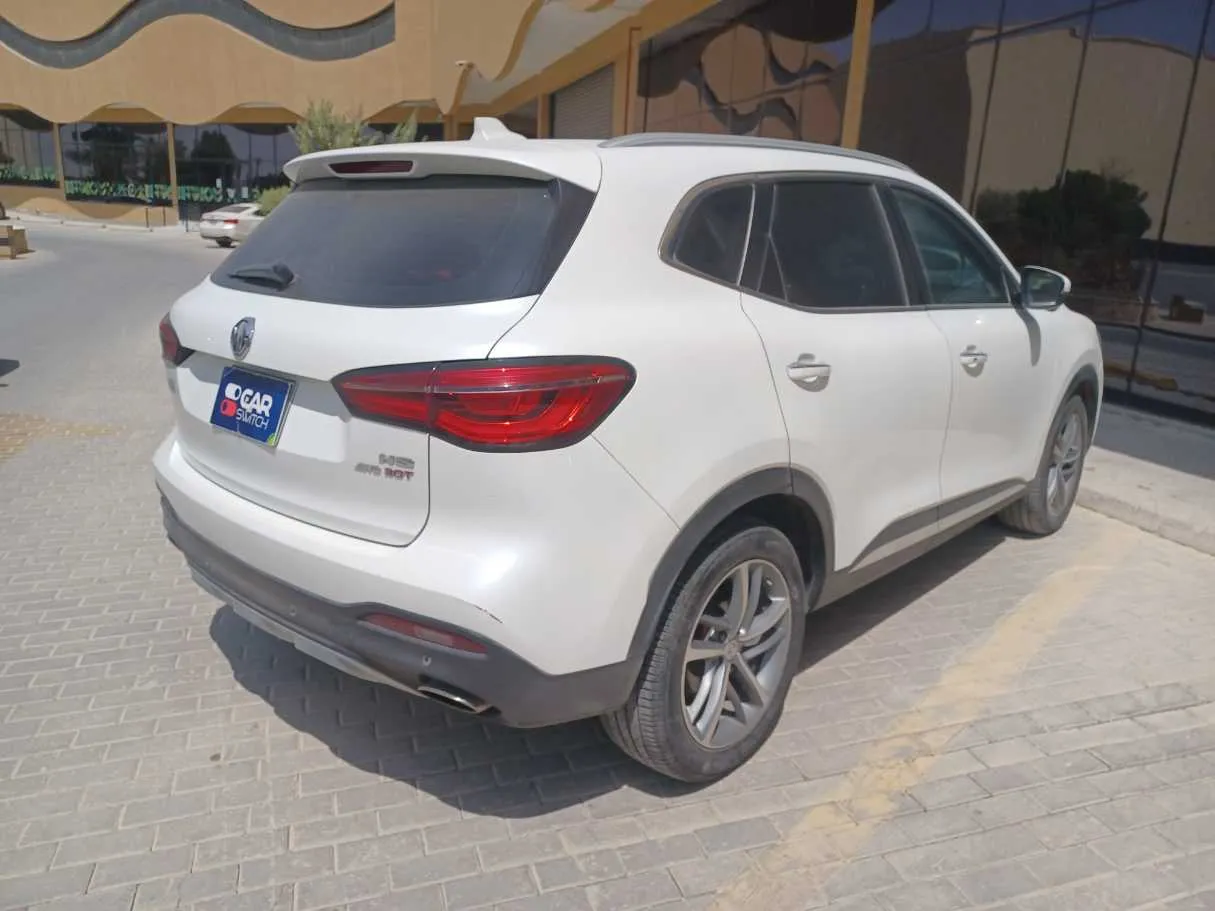 Car image 5