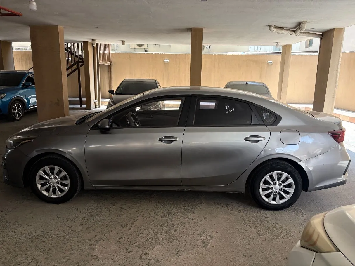 Car image 8