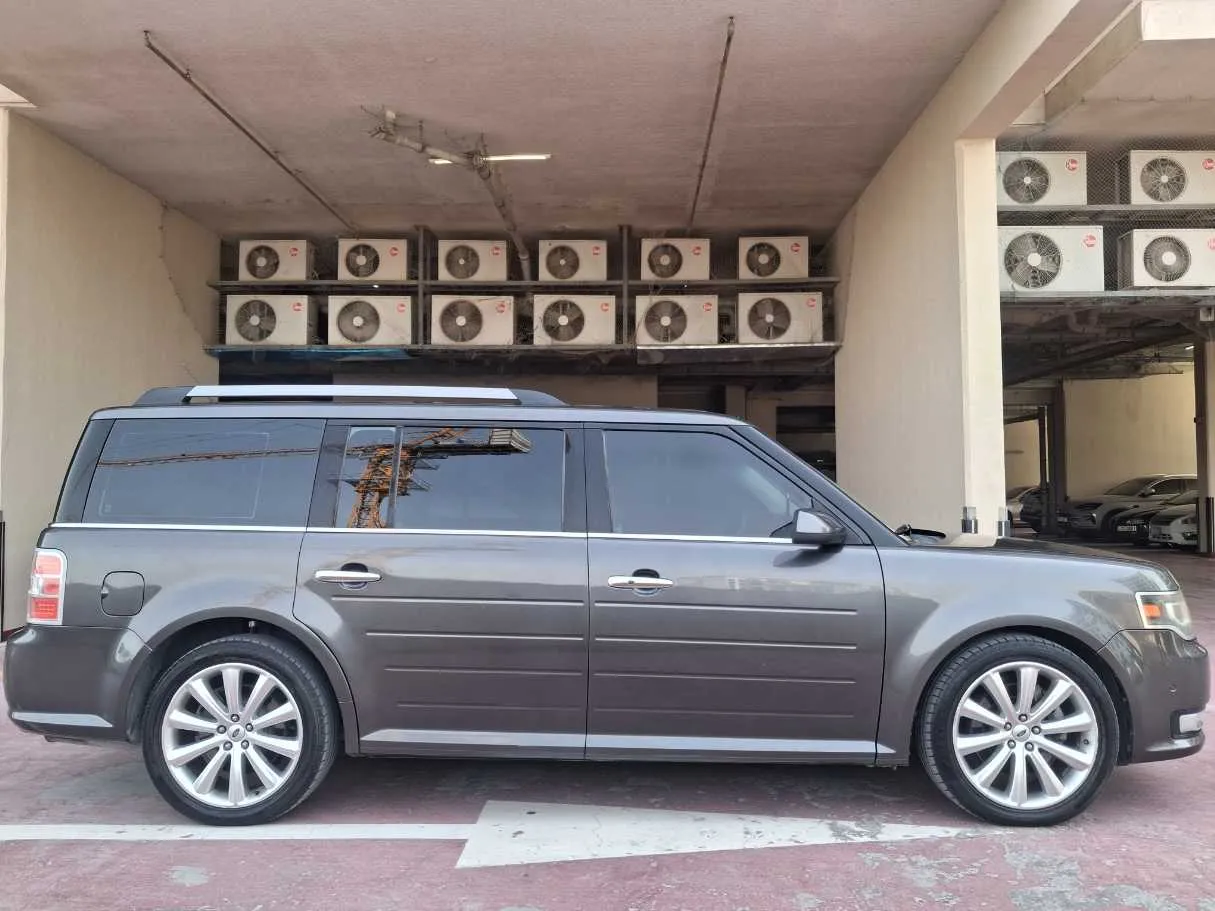 Car image 8