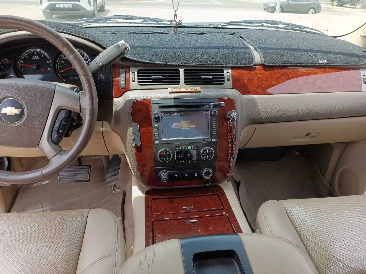 Car image 17