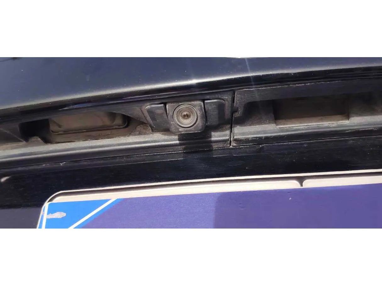 Car image 35