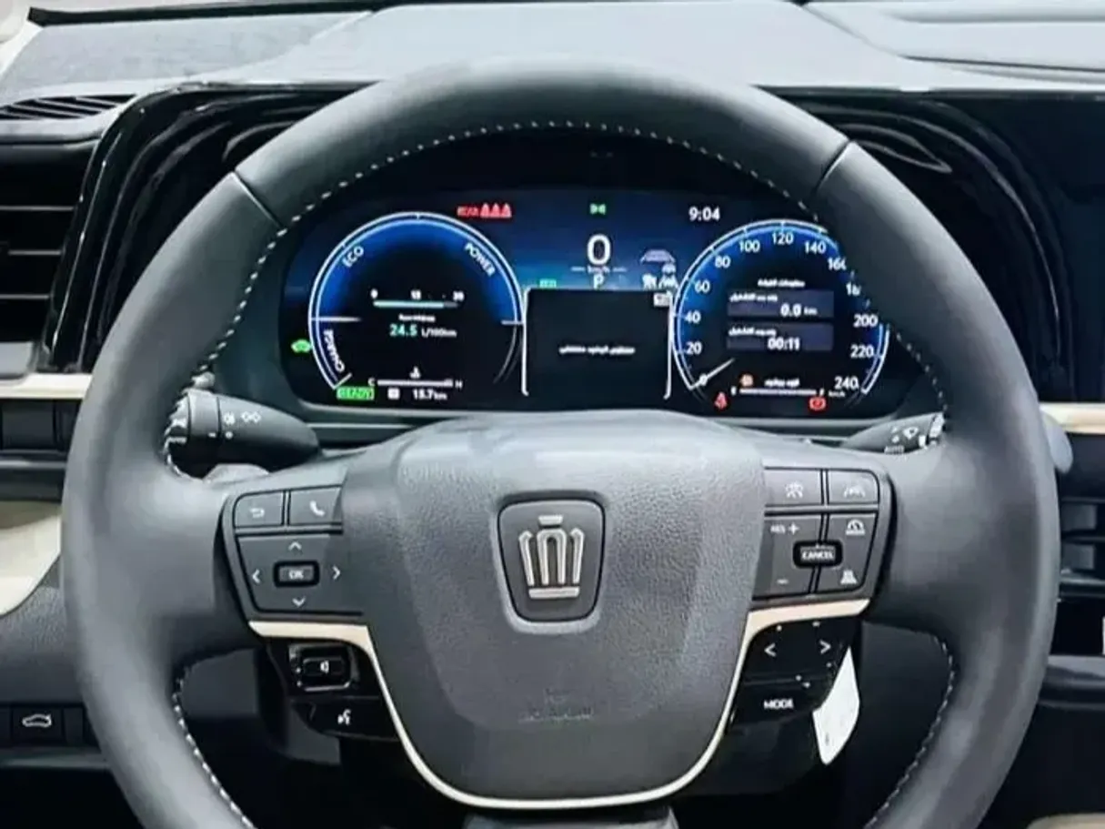 Car image 10
