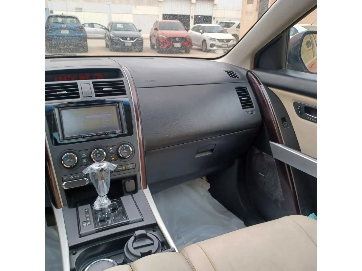 Car image 15