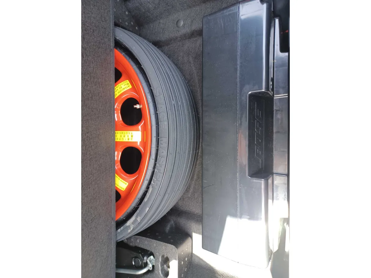 Car image 25