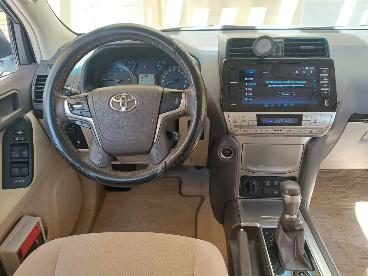 Car image 18