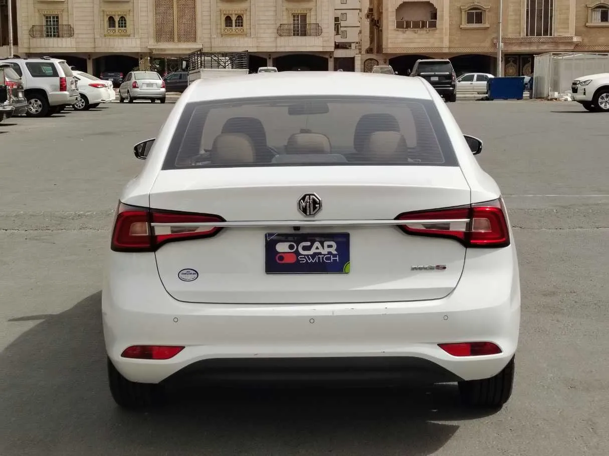 Car image 6