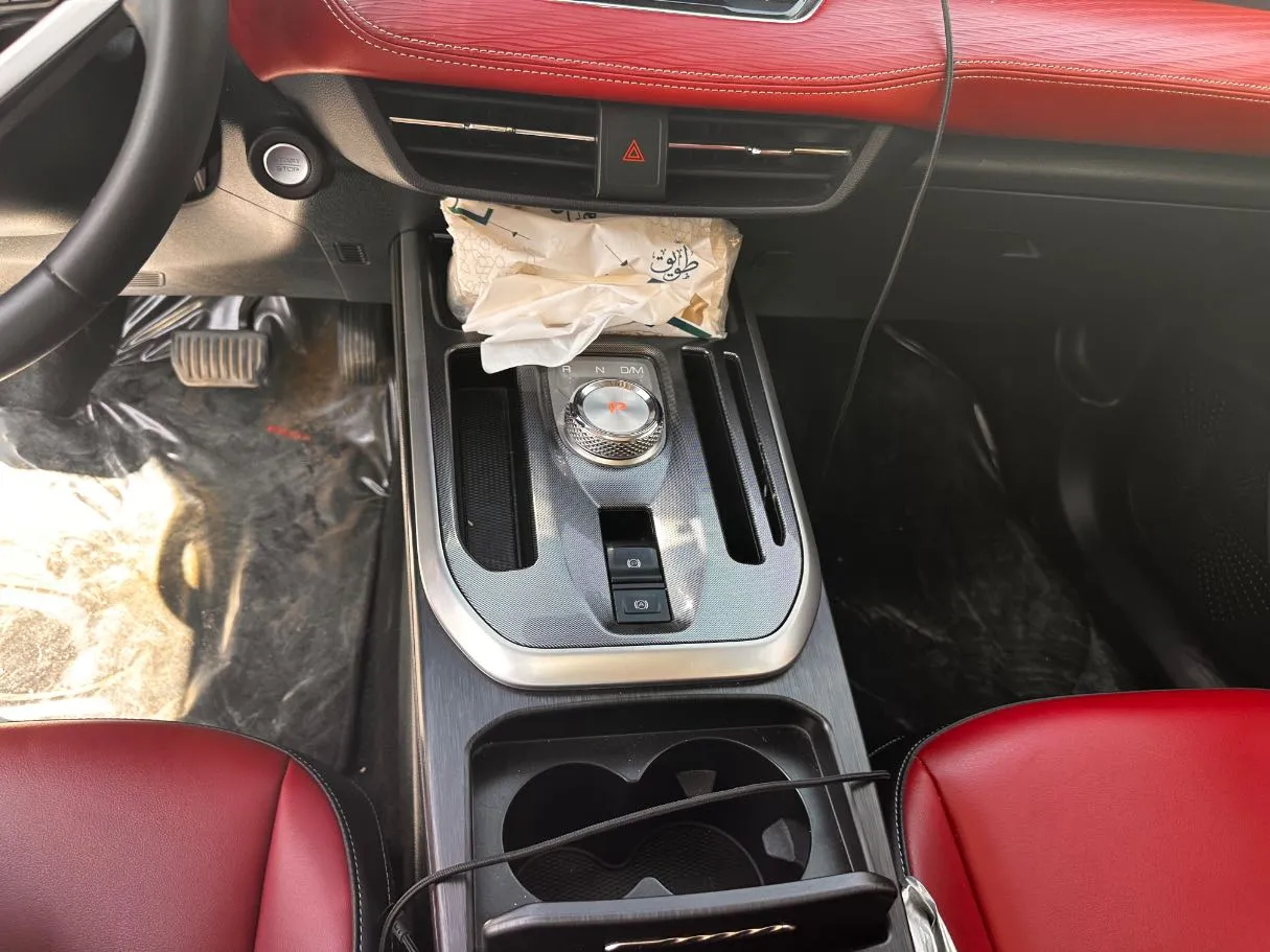 Car image 18