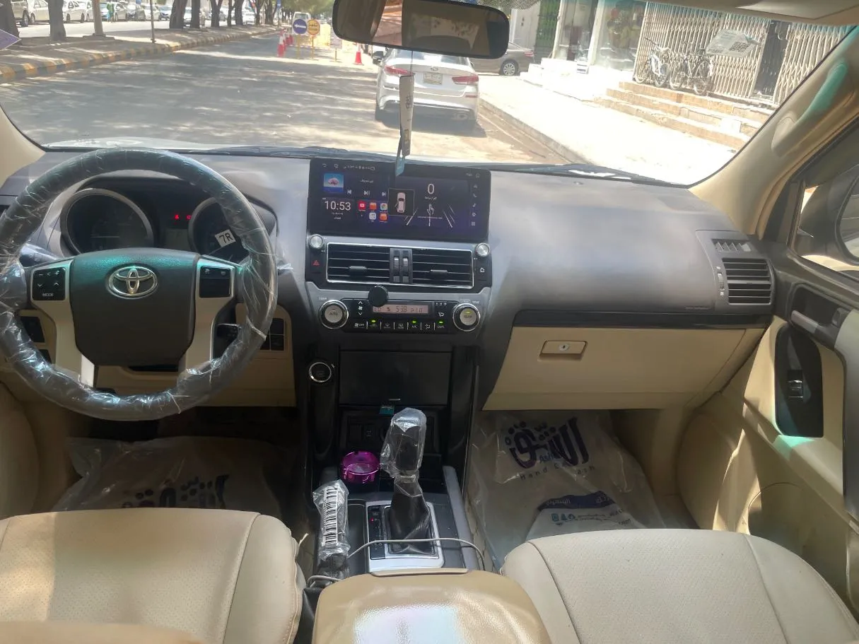 Car image 16