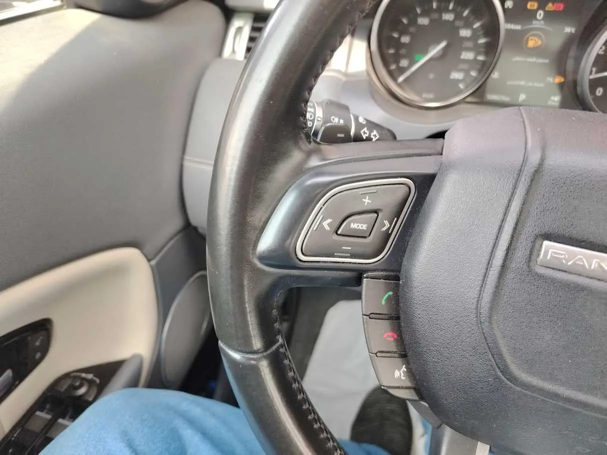 Car image 29