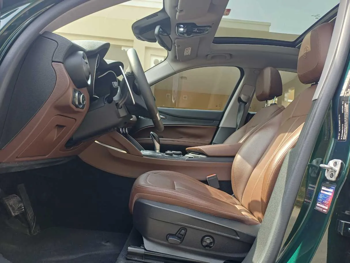 Car image 13