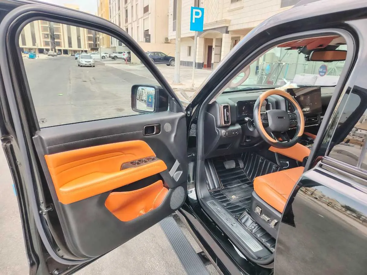 Car image 10