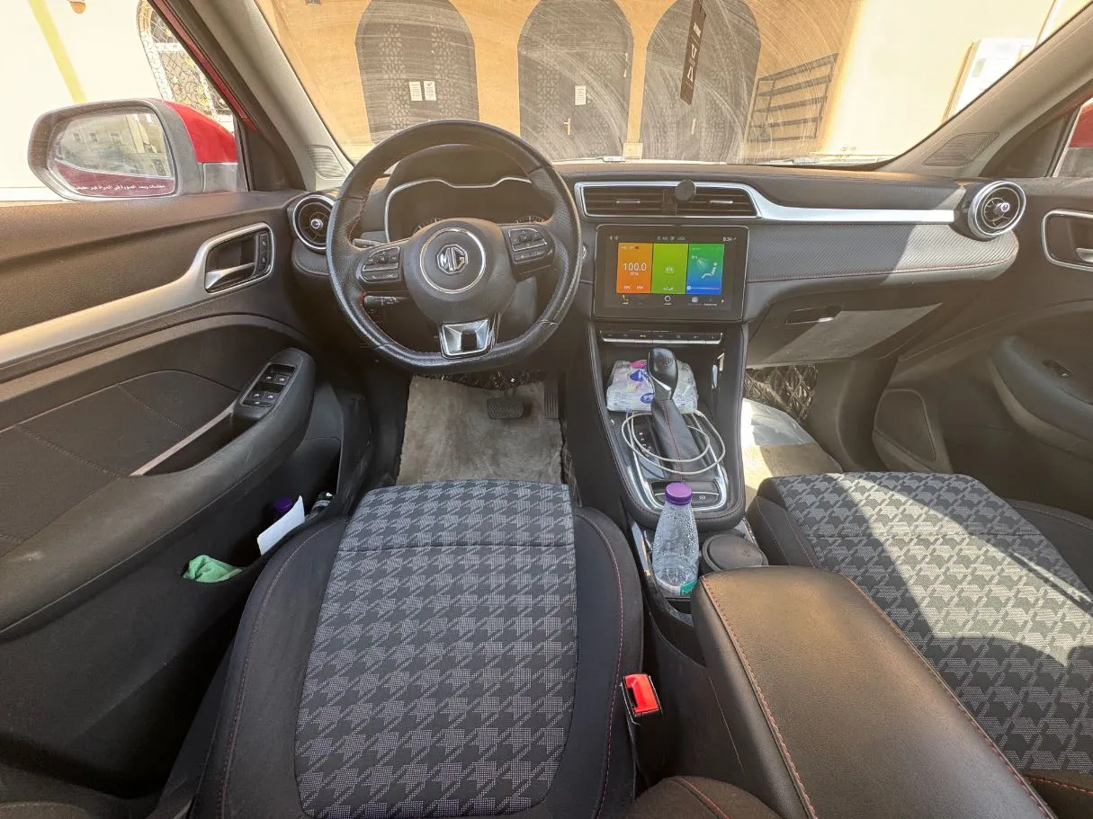 Car image 15
