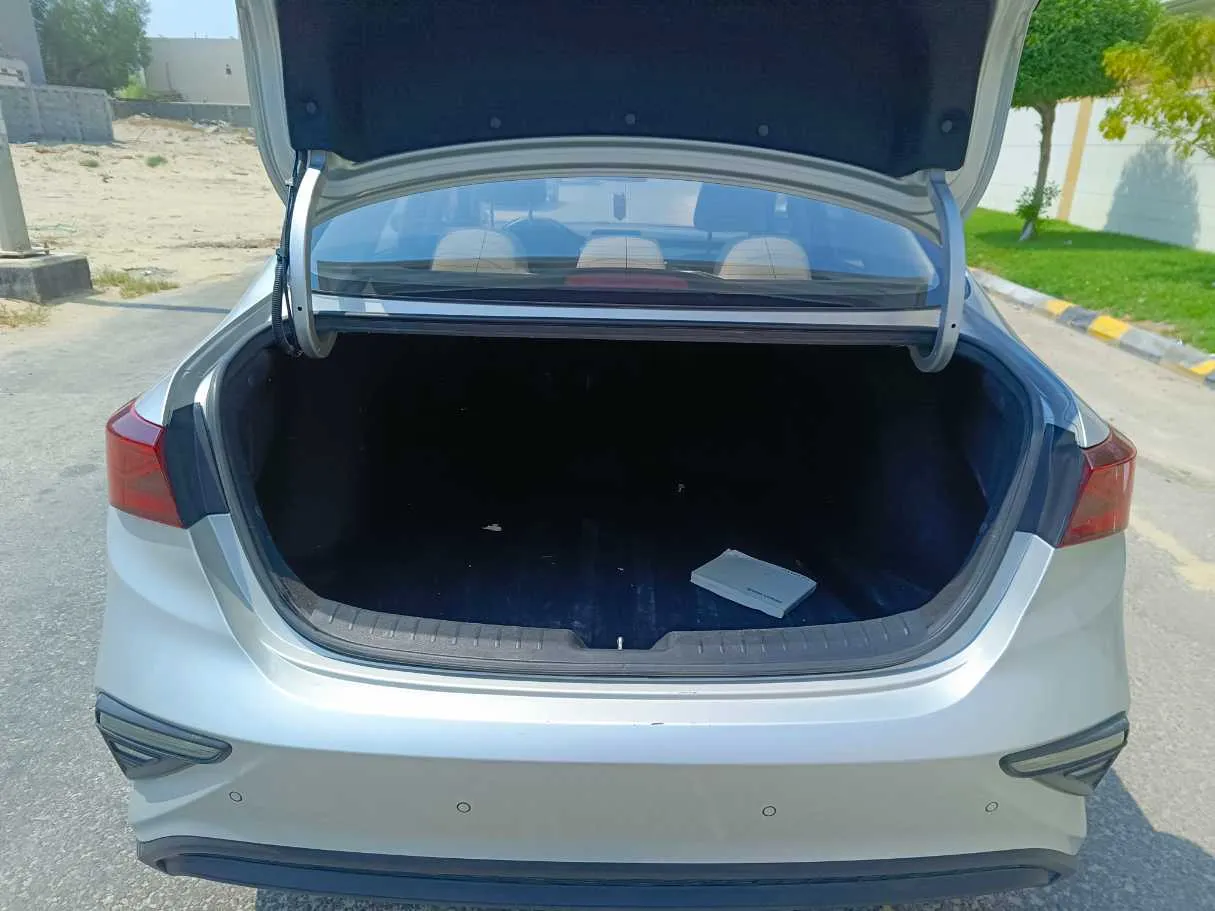 Car image 25