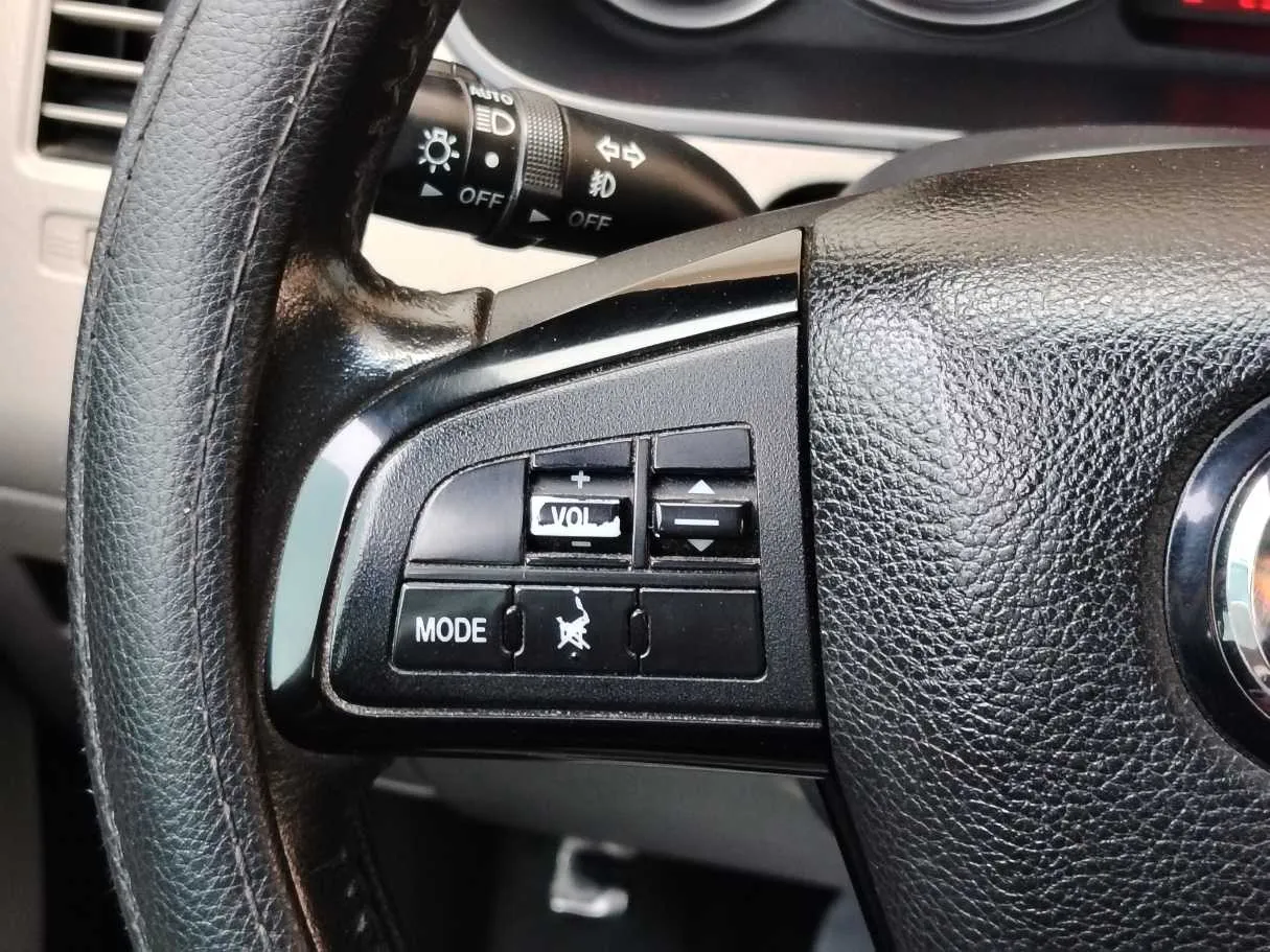 Car image 32