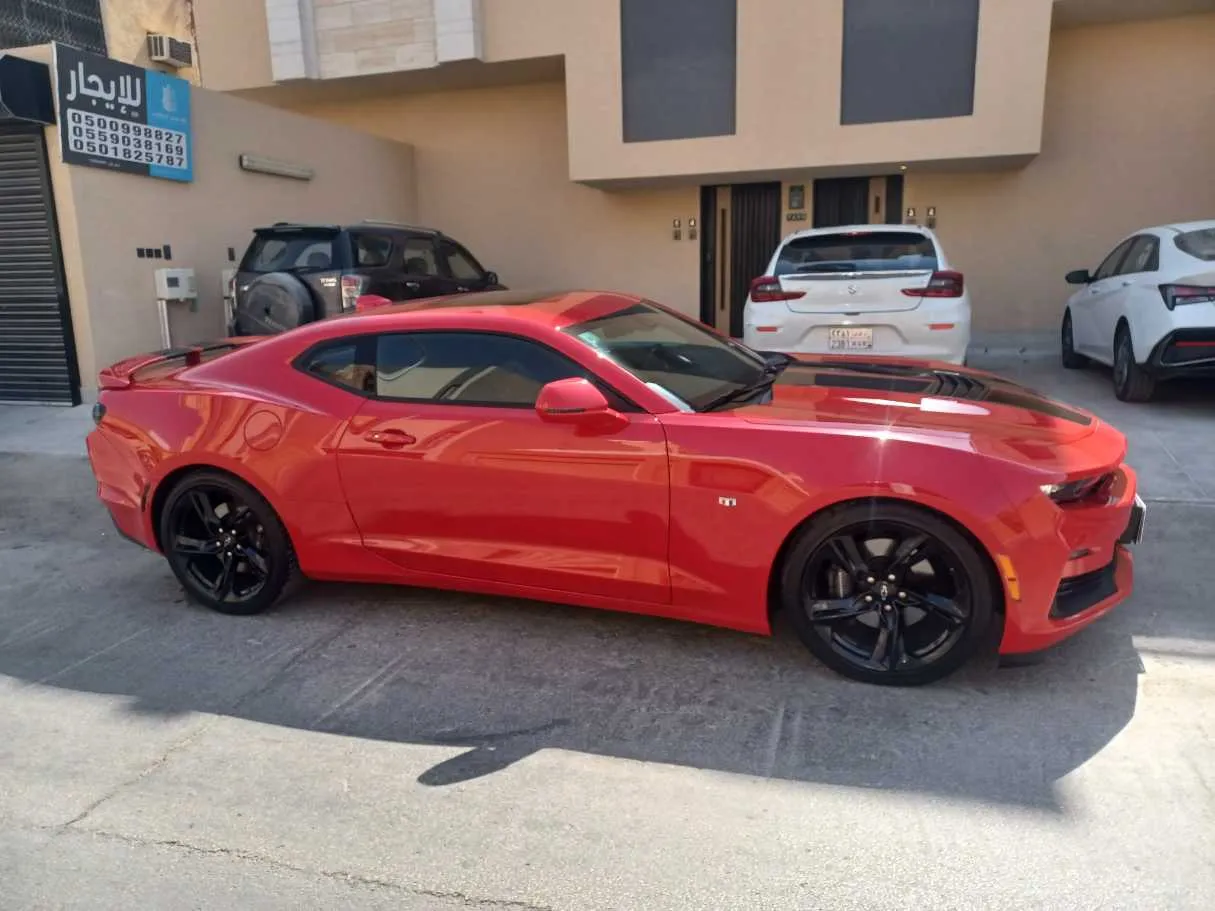 Car image 4