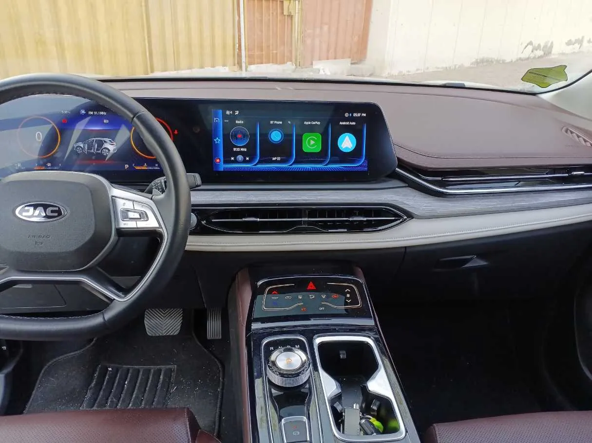 Car image 17