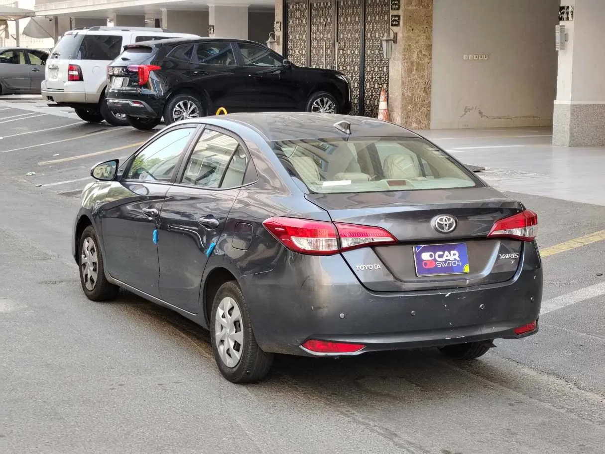 Car image 7