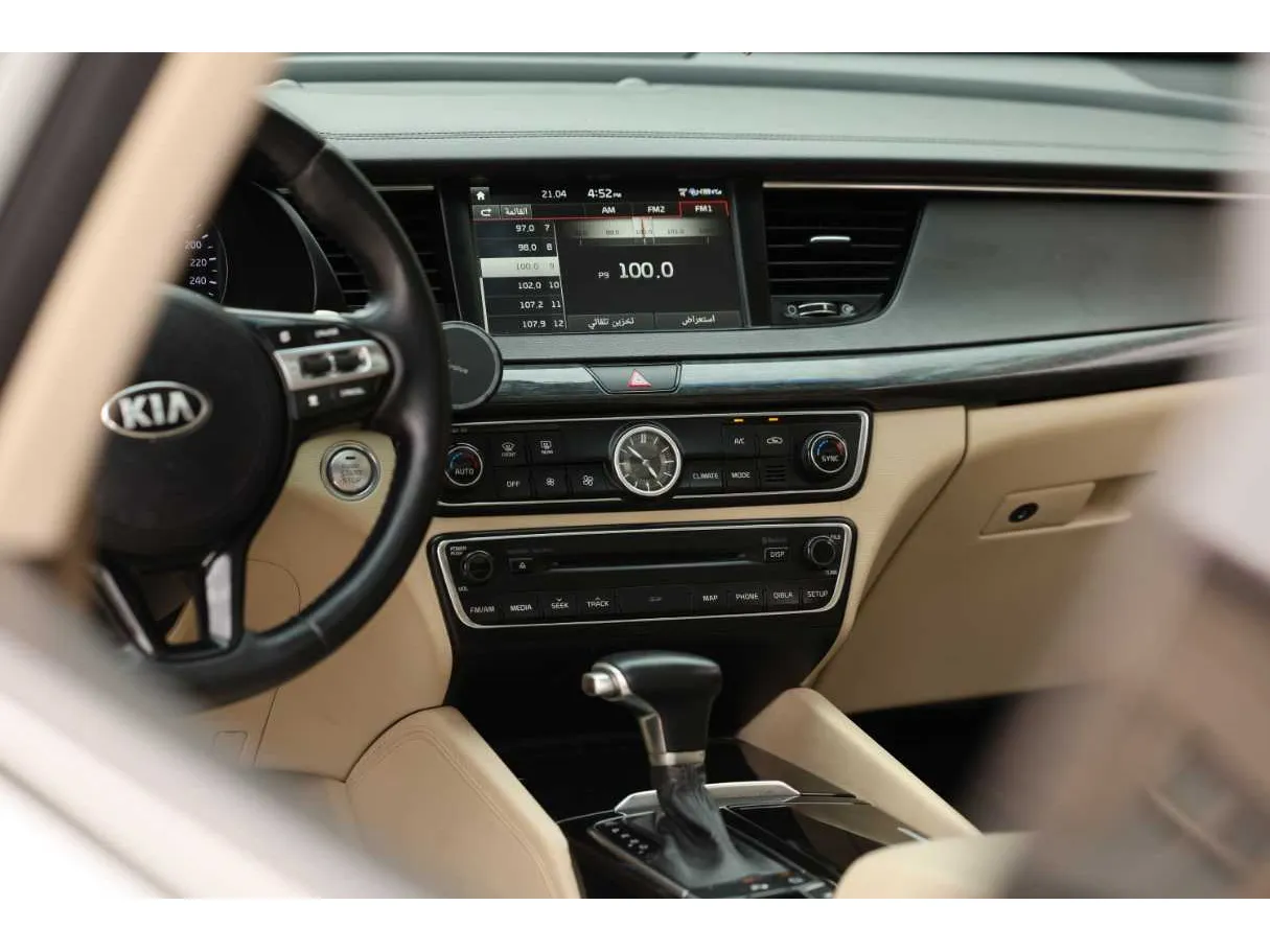 Car image 27