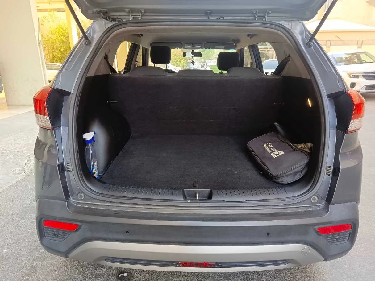 Car image 27