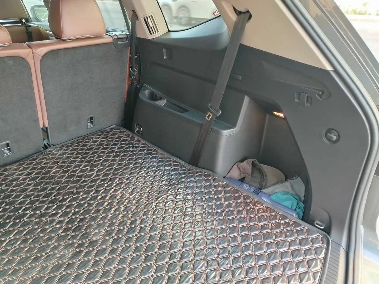 Car image 29