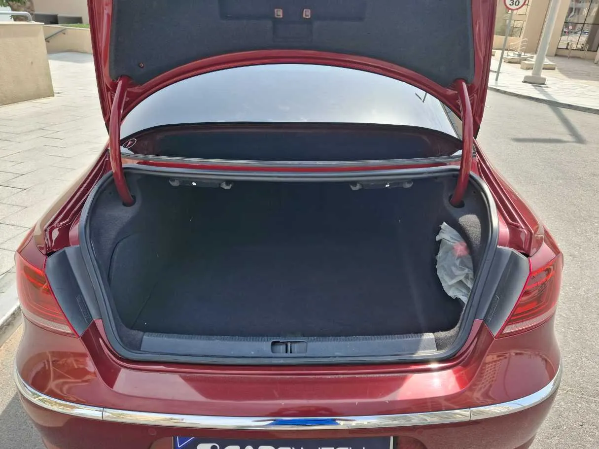 Car image 19