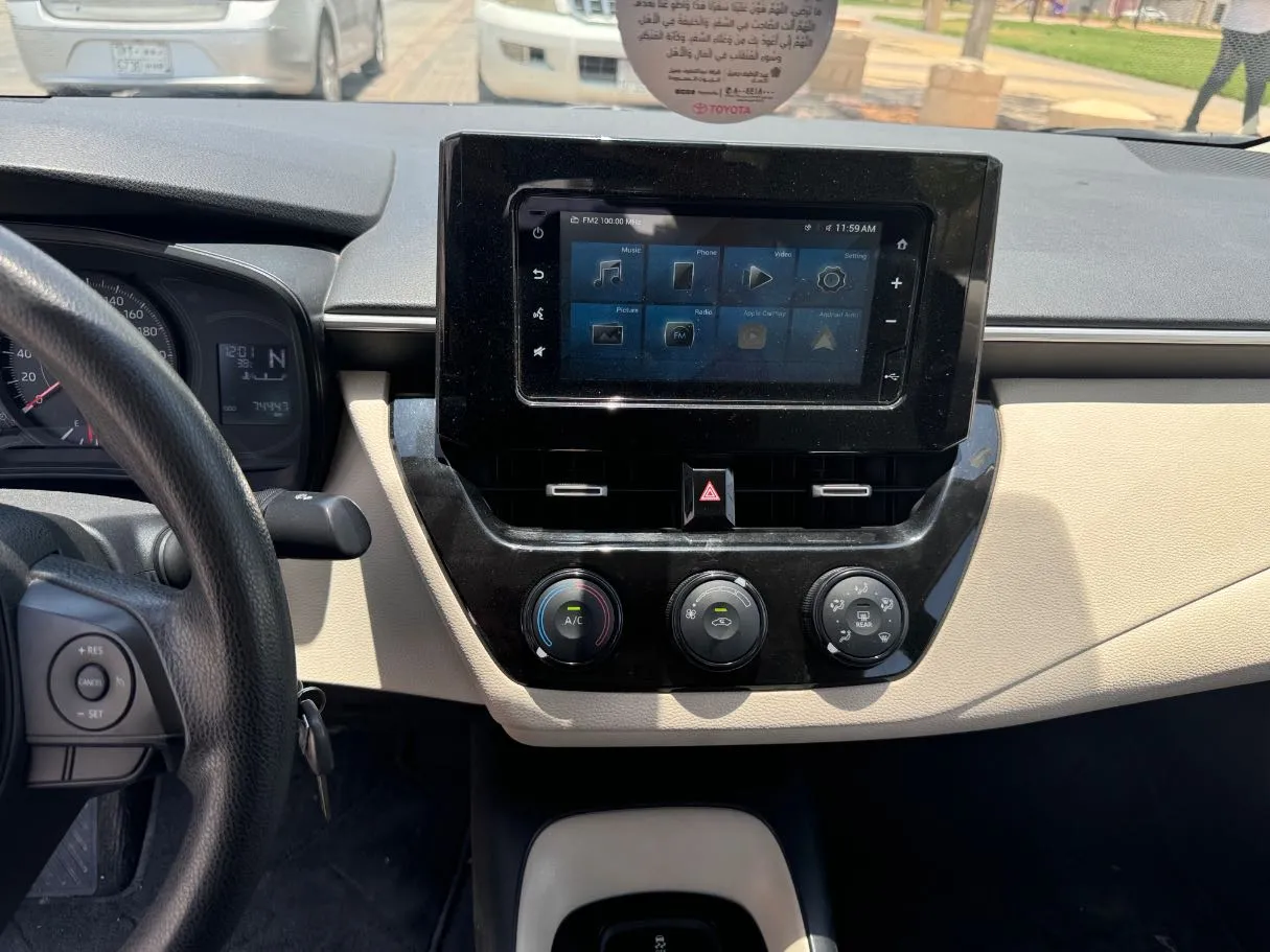 Car image 18