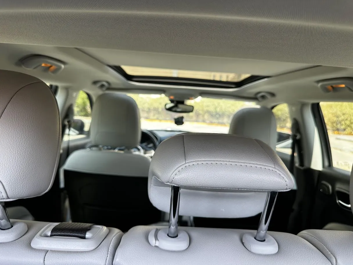 Car image 23