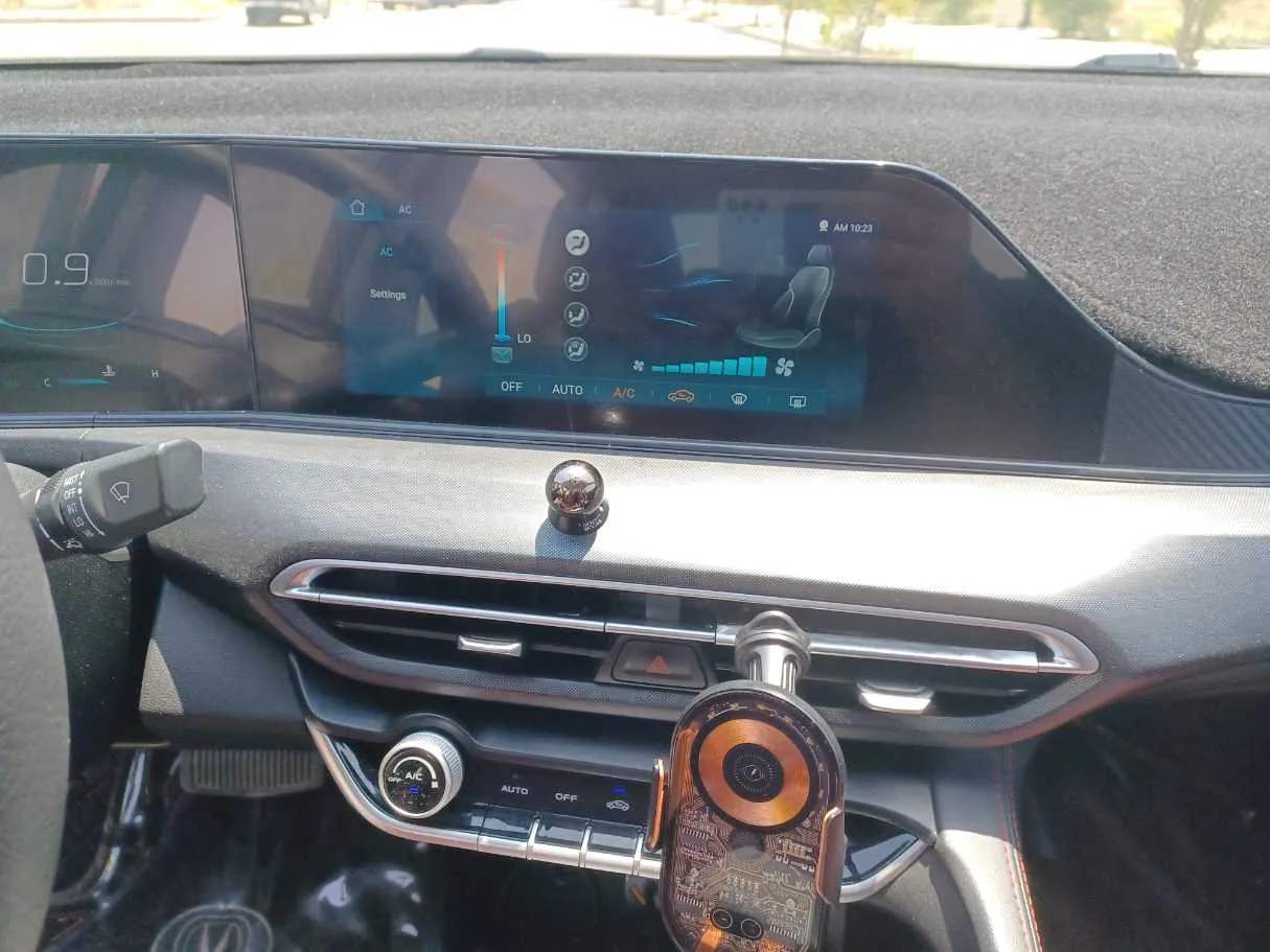 Car image 15
