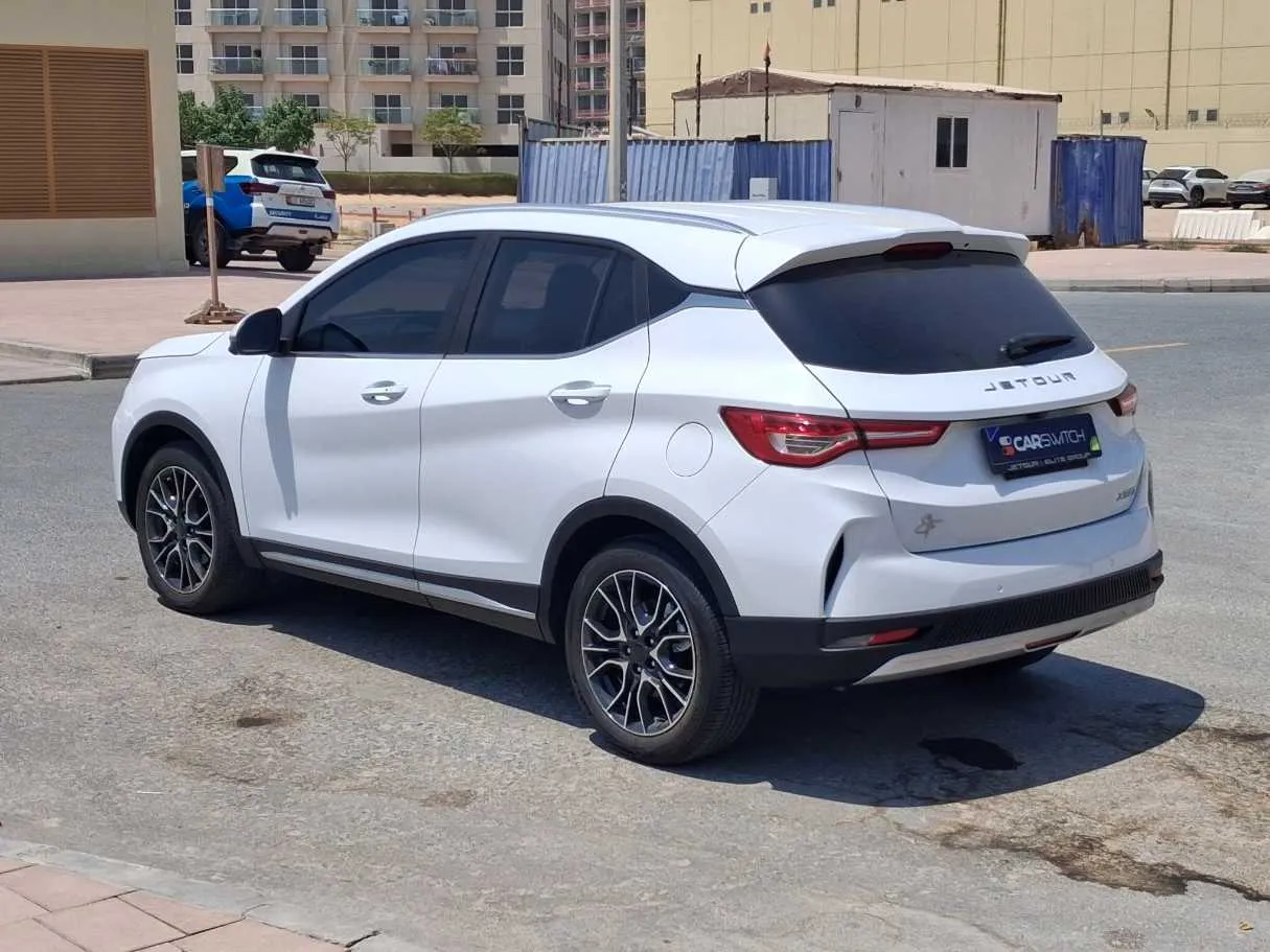 Car image 5