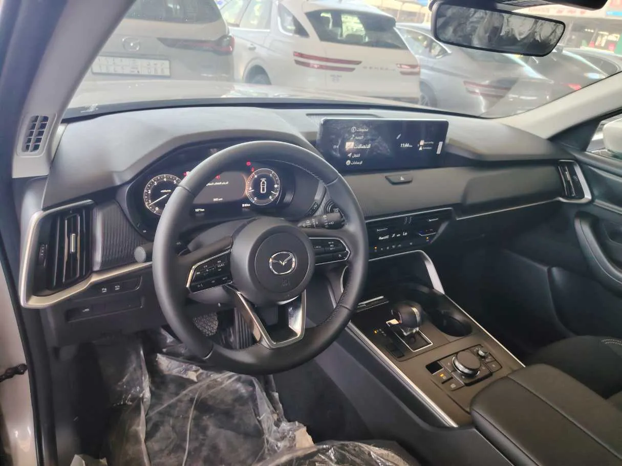 Car image 13
