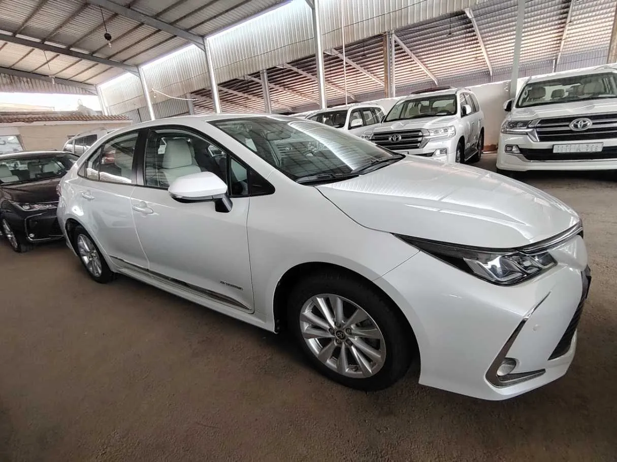 Car image 4