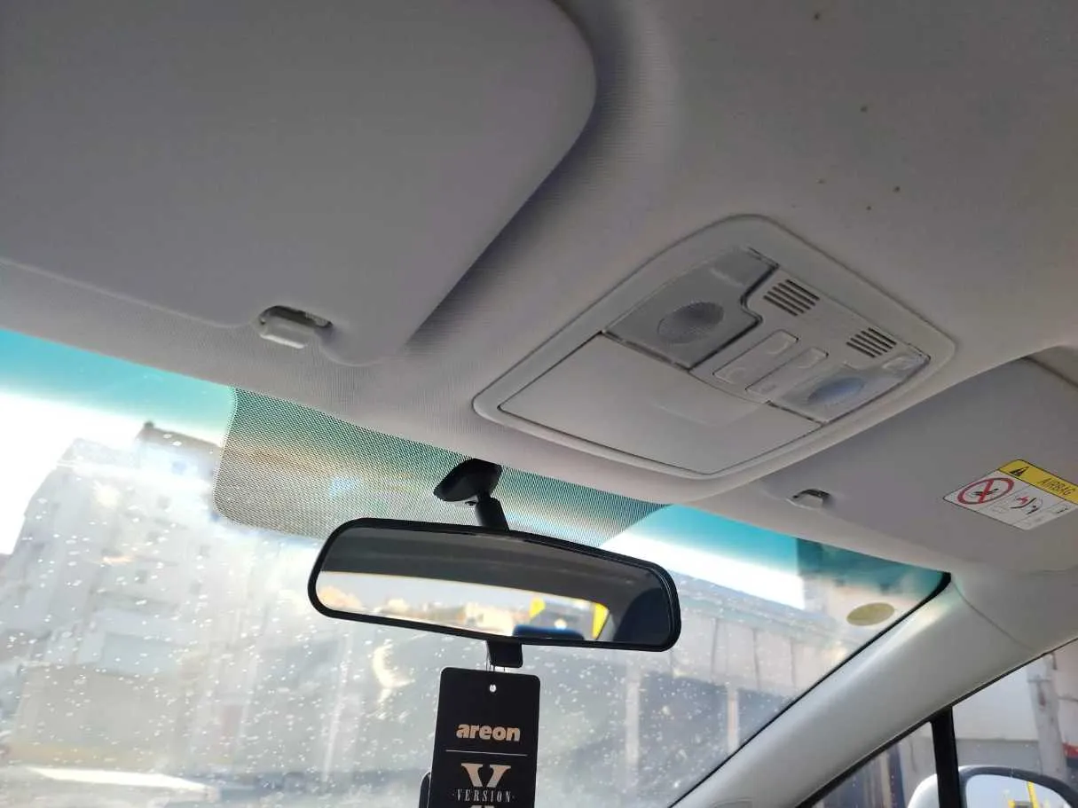 Car image 37
