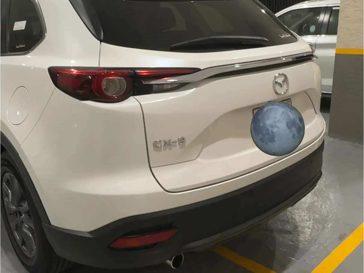 Car image 4
