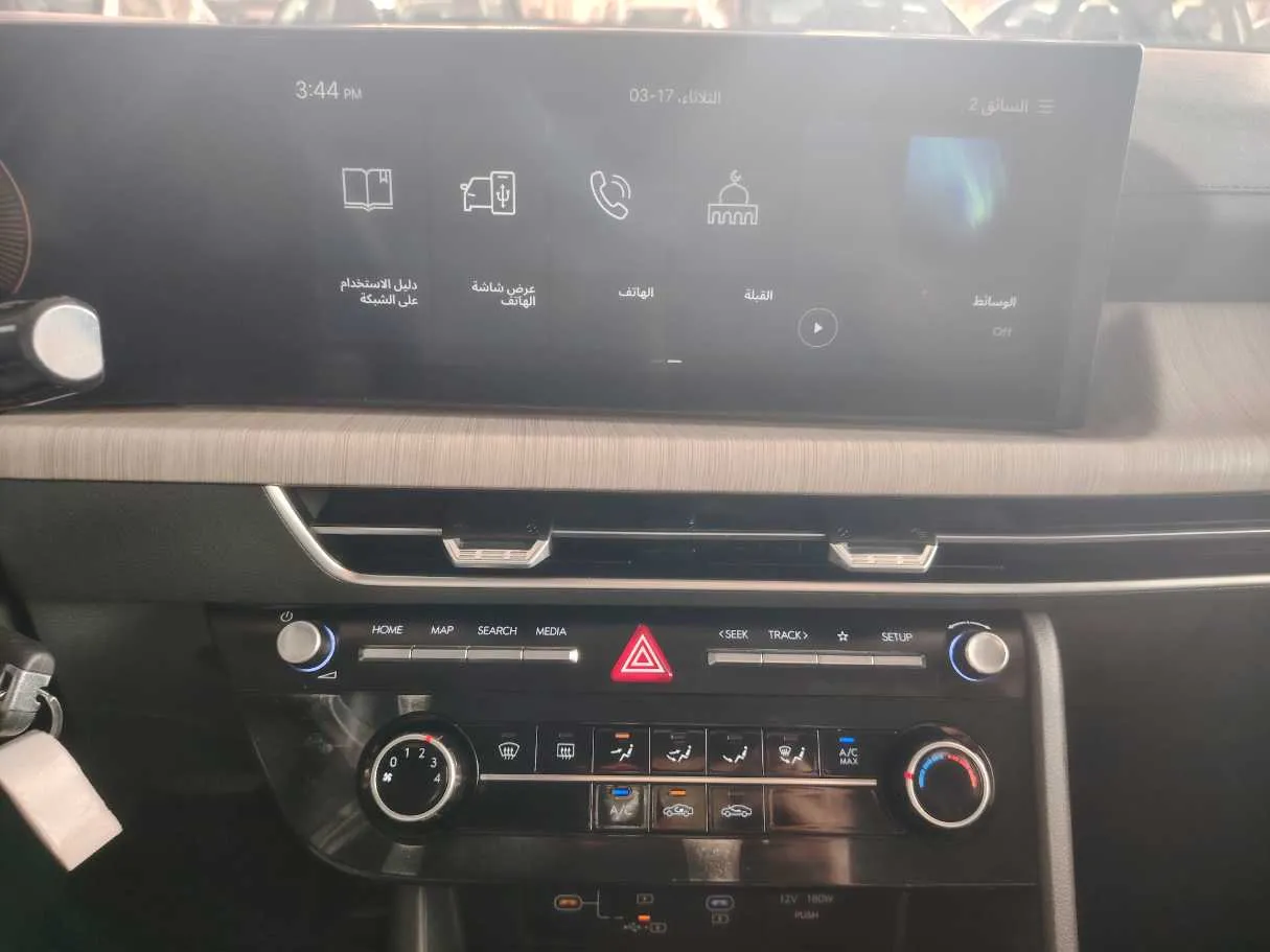 Car image 18