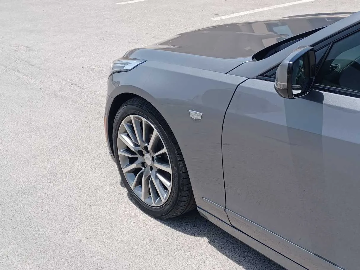 Car image 9