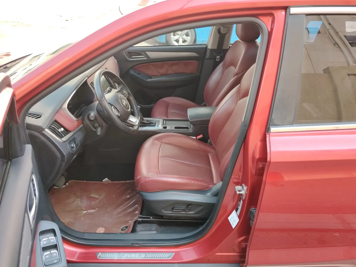 Car image 10