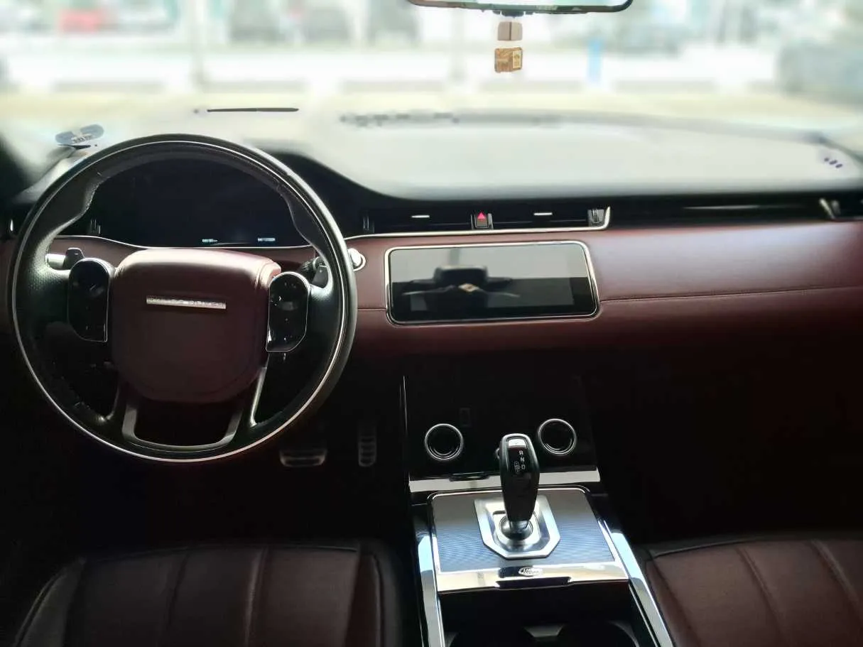Car image 13