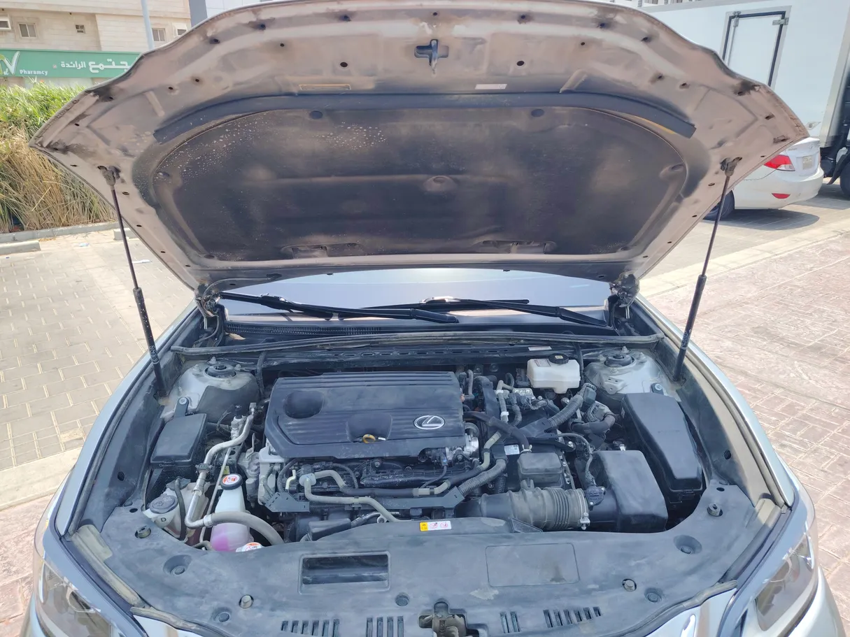 Car image 32