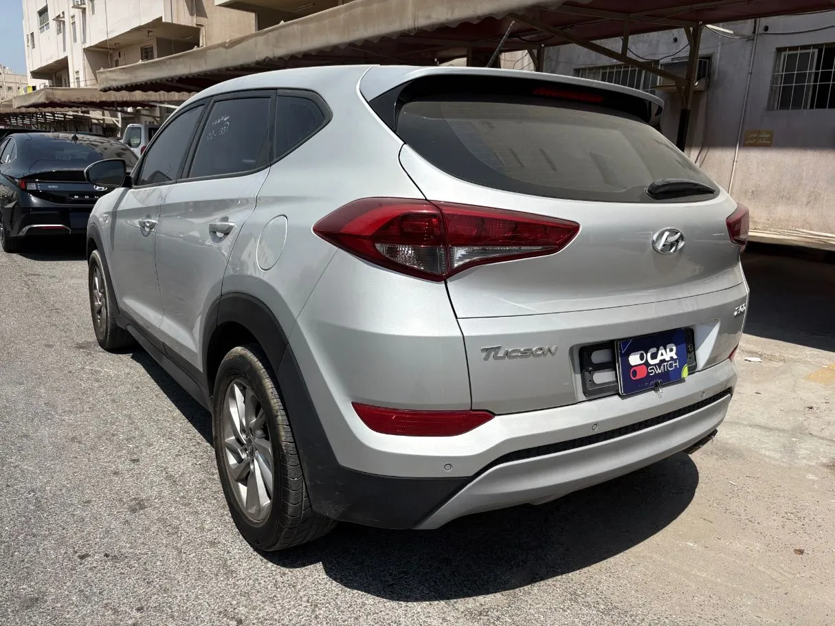 Car image 7